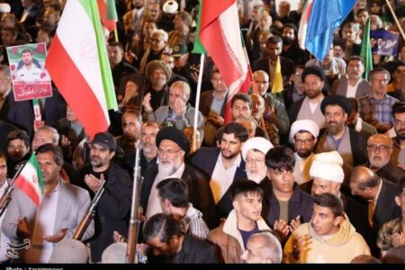 طنین وحدت در خیابان جمهوری یاسوج؛تجدید بیعت مردم با رهبر انقلاب+تصاویر