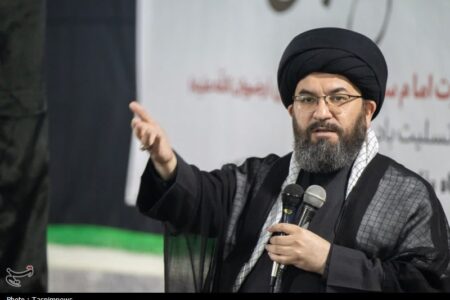 قدردانی امام جمعه زنجان از جانفشانی‌های نیروهای مسلح