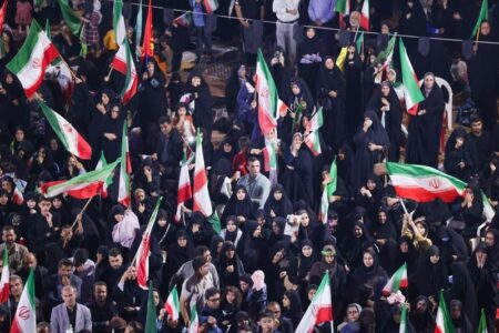 مردم بوشهر همچنان استوار در میدان مقاومت