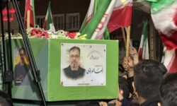 مردم بیرجند در وداع با شهید اورادی به خیابان آمدند