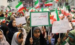 «میناب بی‌تاب»؛ سوگواره‌ای برای شهدای دانش‌آموز + تصاویر