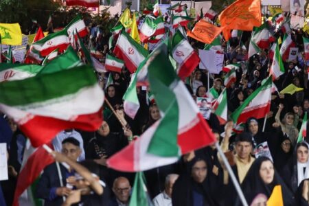 نمایش اقتدار بوشهری‌ها در موج اجتماع شبانه پنجاه‌و پنج