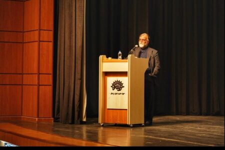 هنرمند متعهد، روایتگر درد مردم و زنده‌نگه‌دار امید است