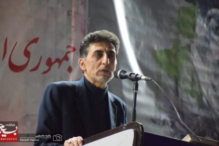 هنرمندان همچنان پای آرمان‌های انقلاب و کشور ایستاده‌اند