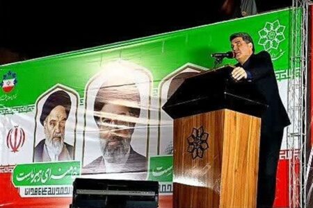 پشت نیروهای مسلح سد عظیمی بنام مردم وجود دارد