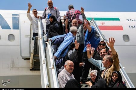 اختصاص کاروان حج تمتع به مریوان/125 نفره عازم سرزمین وحی شدند