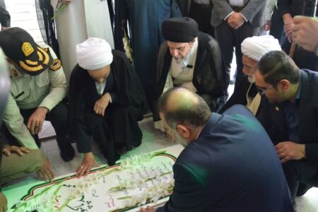 ادای احترام نماینده آیت‌الله سیستانی به مقام شامخ سپهبد شهید پاکپور