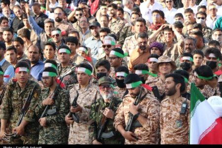 حضور حماسی مردم کرمان در رزمایش «جانفدا برای ایران امام رضایی»