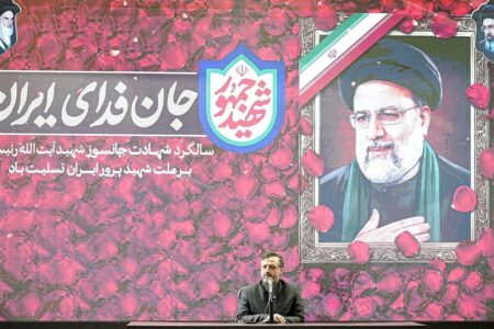 خاندوزی: اقتصاد ایران در دولت شهید رئیسی از رکود خارج شد