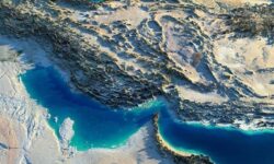 خلیج‌فارس جای اجانب و آمریکایی‌ها نیست/ تنگه هرمز باید حفظ شود