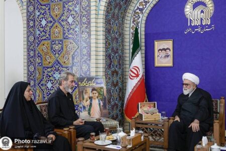 خون کودکان میناب سیلی سخت به مستکبران عالم خواهد زد