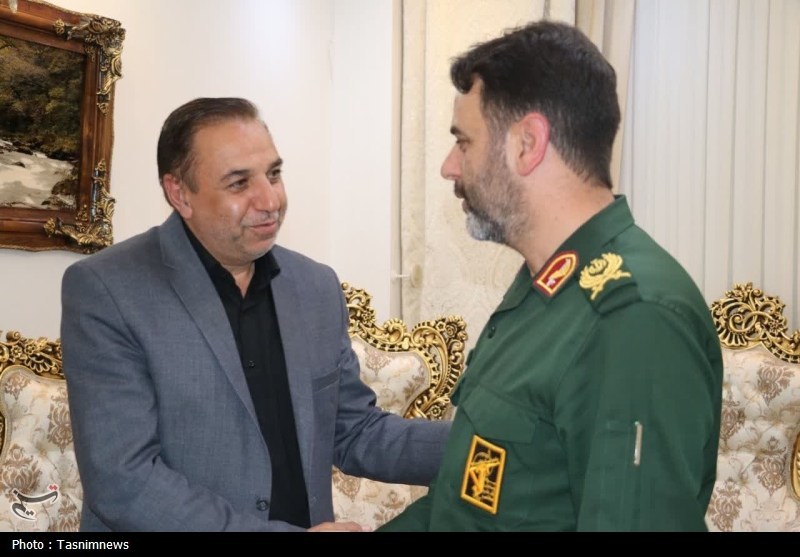 دیدار فرمانده سپاه زنجان با خانواده شهید سپهر محمدی