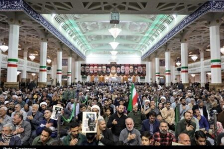 سنگ تمام مردم قم در مراسم باشکوه اربعین شهیدان لاریجانی+ تصاویر