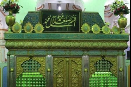 ضریح جدید سبزقبا دزفول در نجف ساخته می‌شود