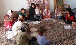 مشق مهربانی معلم بسیجی در روستای «شیرین‌دره»