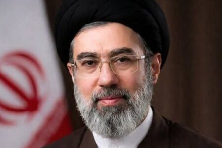 مطالبه مقام معظم رهبری نیازمند نظریه‌پردازی درباره زبان فارسی