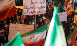 هفتادمین شب خروش یاسوج؛ خیابان جمهوری همچنان در تسخیر مردم+تصاویر