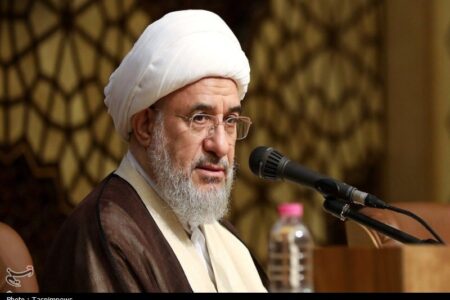 آیت‌الله اراکی خطاب به مسلمانان: حمله به منافع آمریکا یک واجب شرعی است