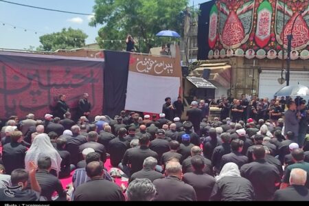 اقامه نماز ظهر عاشورا تجلی رسالت توحیدی قیام حسینی است