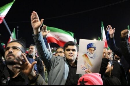 تدارک برنامه‌های بزرگداشت تشییع رهبر شهید انقلاب و ایام محرم در کرمان