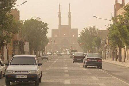 تداوم آلودگی گرد و غبار در یزد؛ وزش باد شدید تا پایان هفته