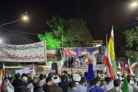 عزت و اقتدار ایران اسلامی ثمره تمسک به ولایت و حفظ وحدت ملی است