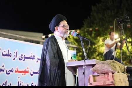 ملت ایران با ایستادگی خود هیمنه پوشالی قدرت‌های جهانی را شکست