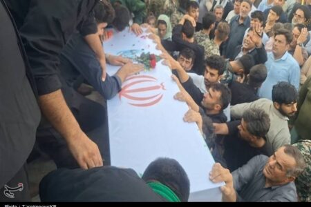 استقبال باشکوه مردم کهگیلویه از پیکر شهید فرشاد علوی در دهدشت+تصاویر