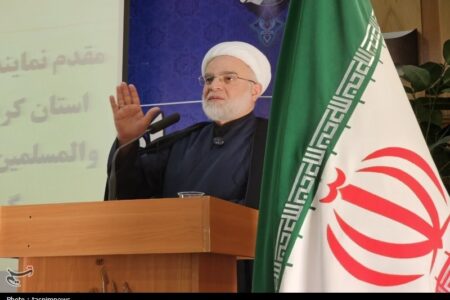تأکید نماینده ولی‌فقیه در کردستان بر وحدت و پرهیز از تشریفات اداری
